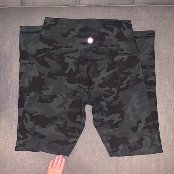 Lululemon Align camo leggings 7/8 - Picture 2 of 2